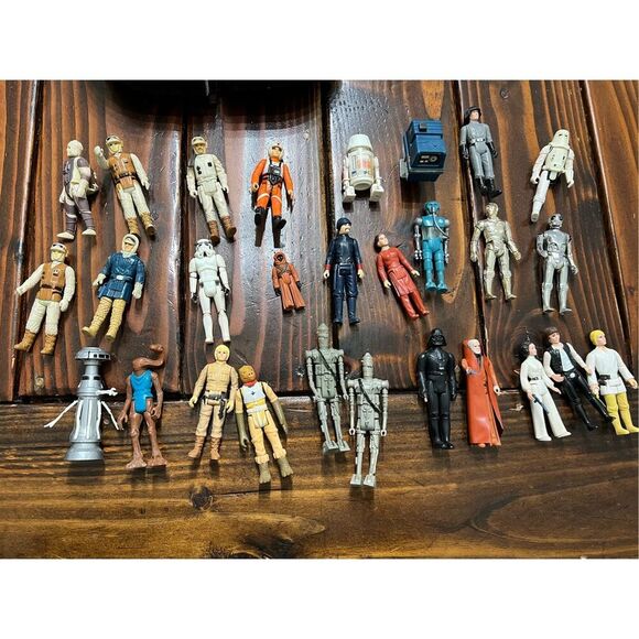 1977 Kenner Star Wars Darth Vader Case w/over 25 Vint Star Wars action figures